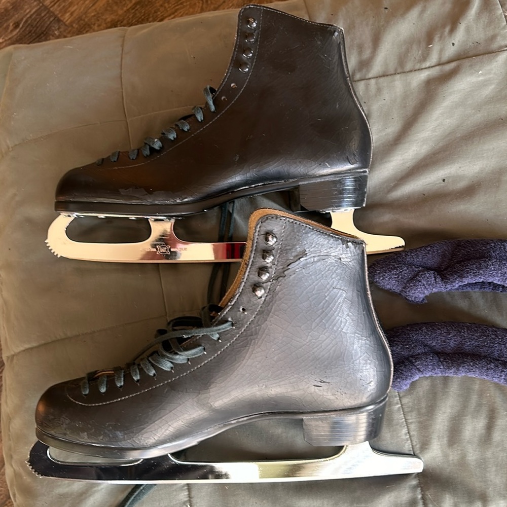 Reidel mens figure skates 11